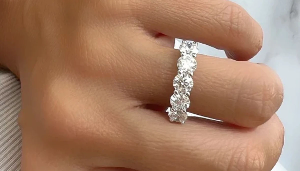 Women's ring